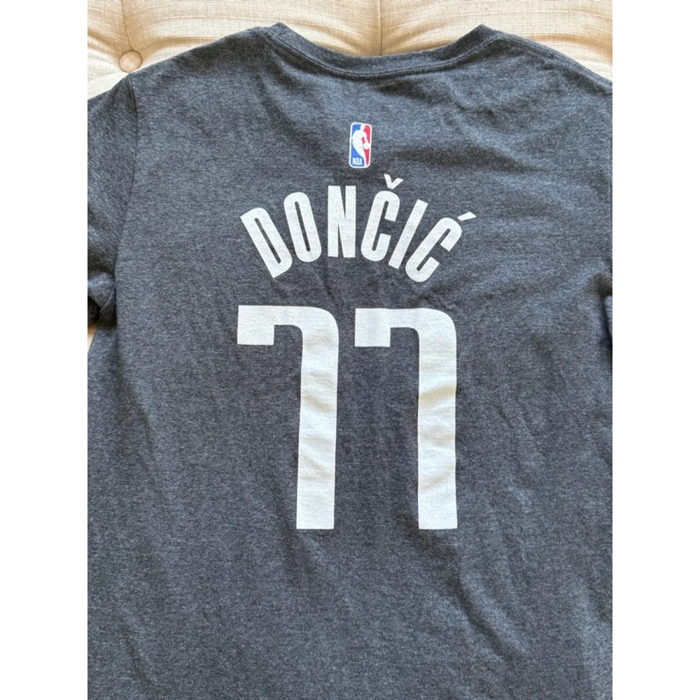 Boys NBA Gray Doncic 77 Mavericks Jersey L